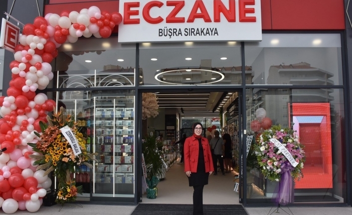 Büşra Sırakaya Eczanesi yeni yerinde